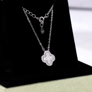 Klee Diamant Halskette