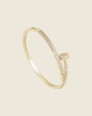 Nagel Armband mit Steinen